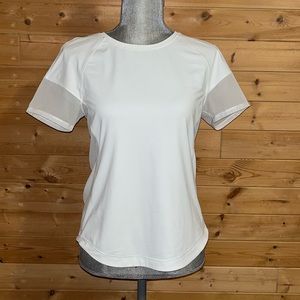Lulu lemon white, shirt sleeve top, sz 6 EUC